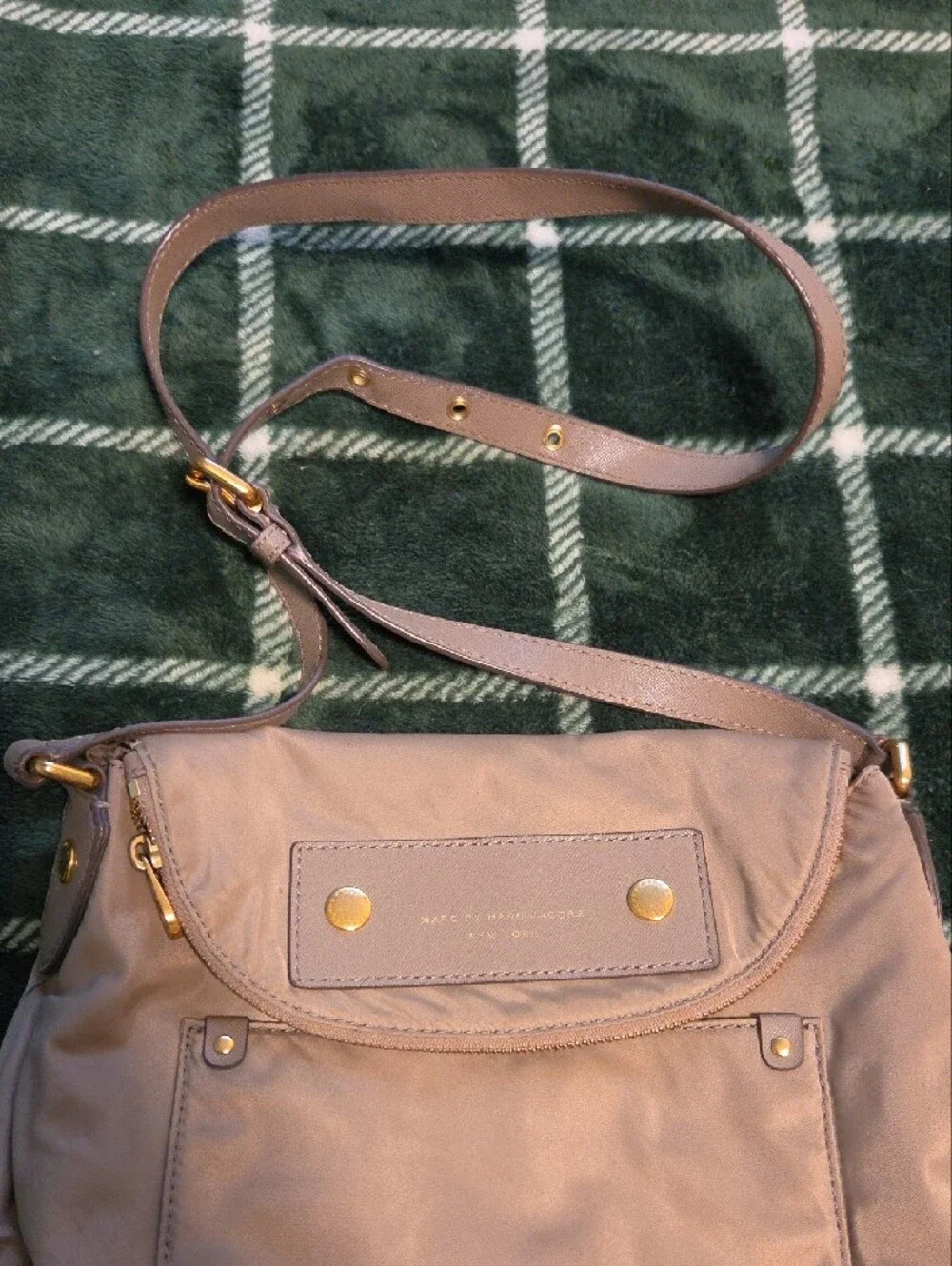 Marc By Marc Jacobs New York Taupe Crossbody Shoulder Bag Gold Hardware
